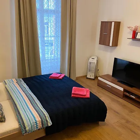 Glory Anglicka Apartment *